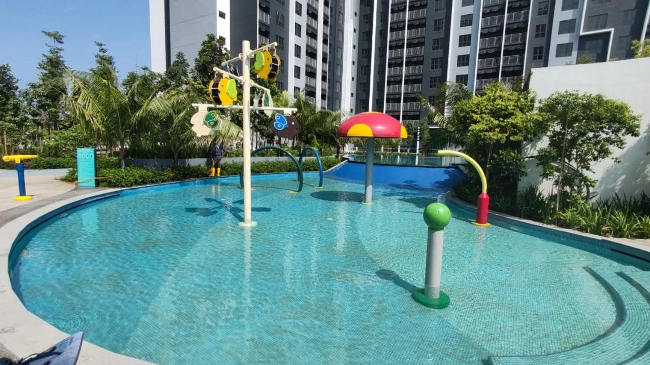 Temuan Mayabay At Splashmania Gamuda Cove Apartment